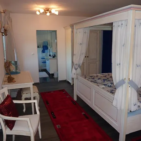 Landgasthaus Am Frauenstein Guest house Hinterweidenthal
